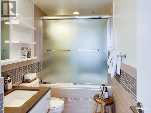 1502 - 295 ADELAIDE STREET W, Toronto (Waterfront Communities), Ontario, M5V1P7 — Photo 12