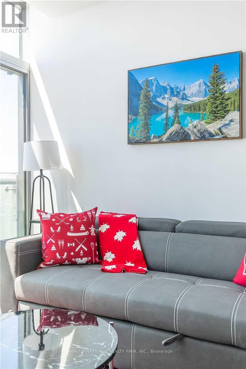 6707 - 14 YORK STREET, Toronto (Waterfront Communities), Ontario, M5J2Z2 — Photo 5