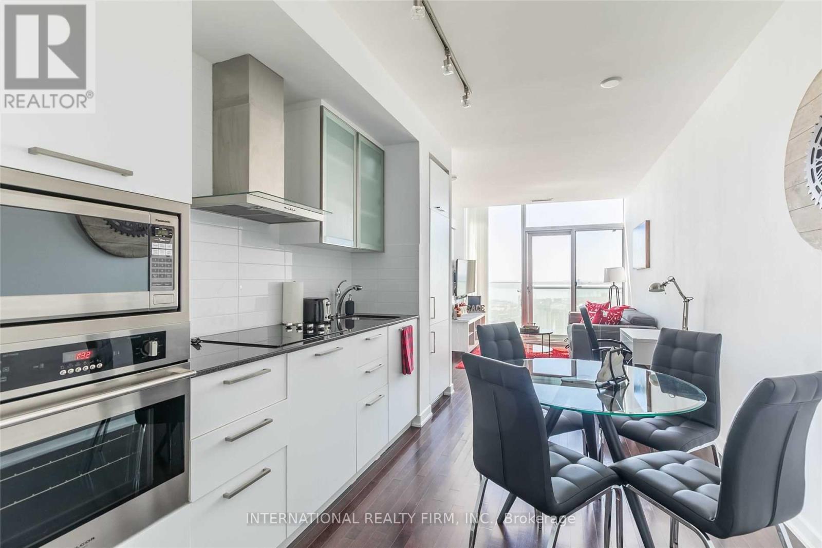 6707 - 14 YORK STREET, Toronto (Waterfront Communities), Ontario, M5J2Z2 — Photo 9