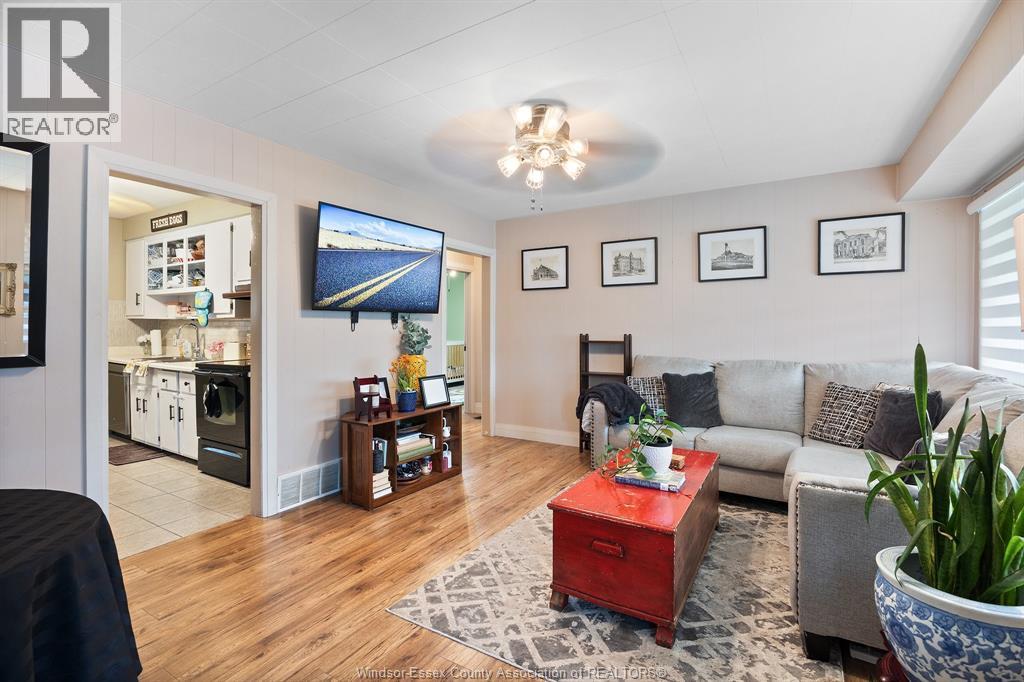 1385 ROSSINI, Windsor, Ontario, N8Y2Z6 — Photo 2