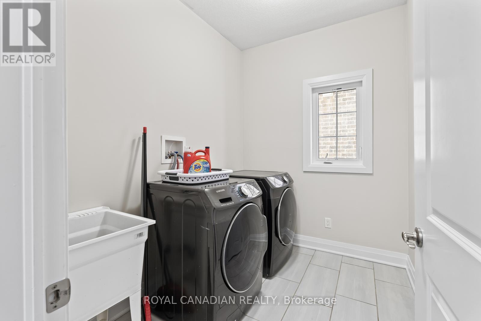 UPPER - 301 BUTTONBUSH STREET, Waterloo, Ontario, N2V0B2 — Photo 5