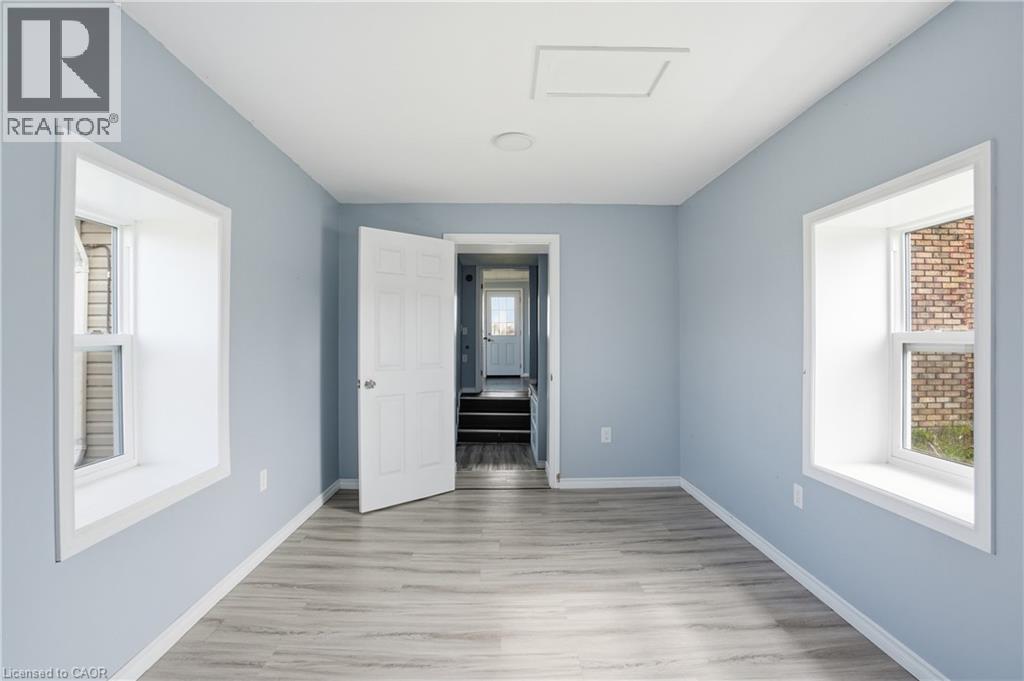 53 YOUNG Road, Dunnville, Ontario, N1A2W7 — Photo 2