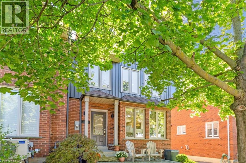 44 SUNVALE Place, Stoney Creek, Ontario, L8E4Z7 — Photo 3