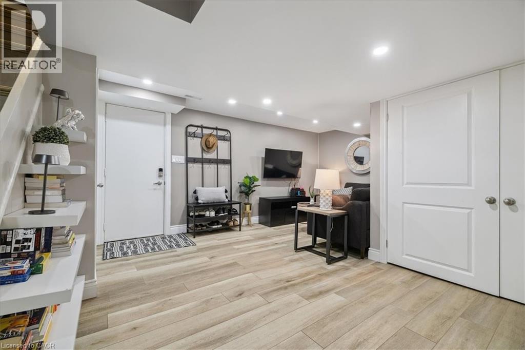 44 SUNVALE Place, Stoney Creek, Ontario, L8E4Z7 — Photo 37