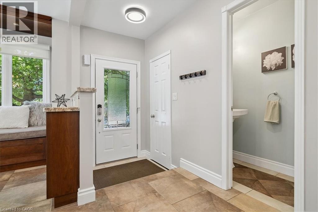 44 SUNVALE Place, Stoney Creek, Ontario, L8E4Z7 — Photo 6