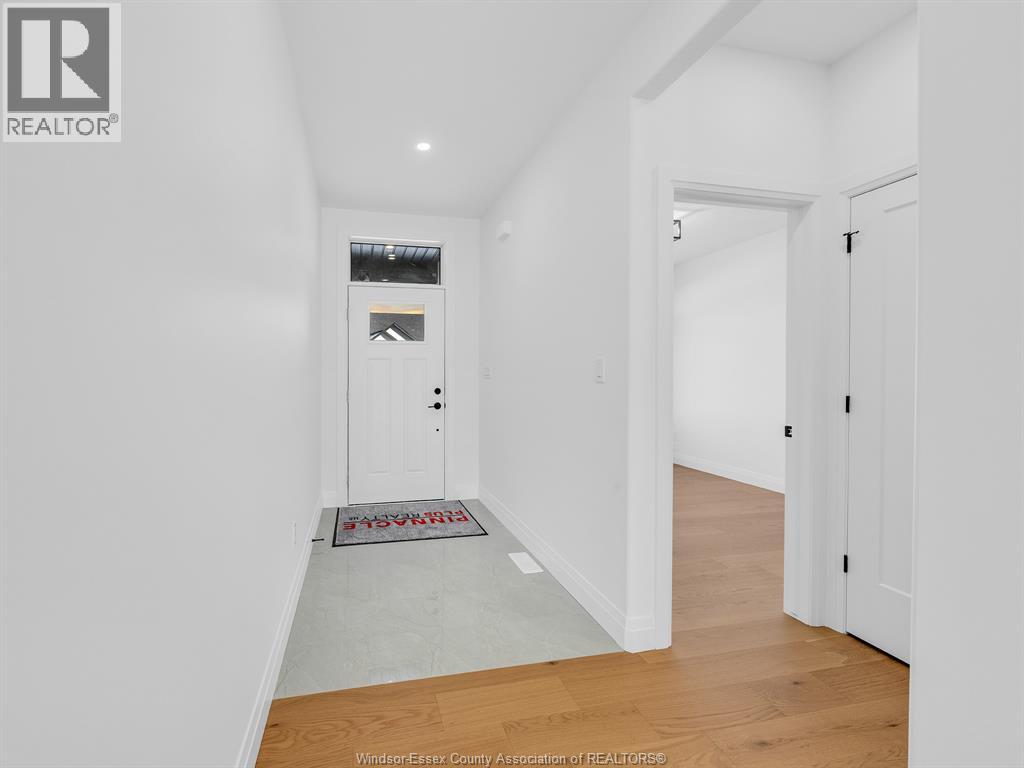 2626 BARKLEY AVENUE, Windsor, Ontario, N8P0E9 — Photo 2