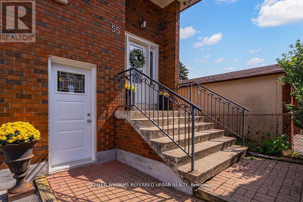 55 TEDDER STREET, Toronto (Brookhaven-Amesbury), Ontario, M6M4X2 — Photo 3