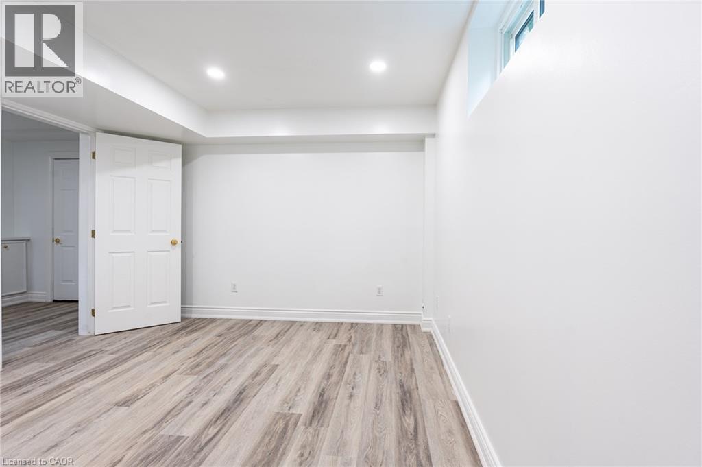 80 DEERVIEW Avenue Unit# Lower, Ancaster, Ontario, L9G4S2 — Photo 32
