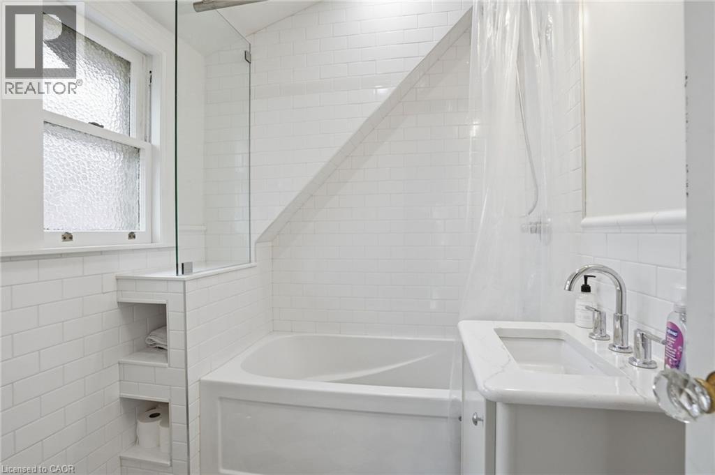 18 INGLEWOOD Drive, Hamilton, Ontario, L8P2T2 — Photo 29