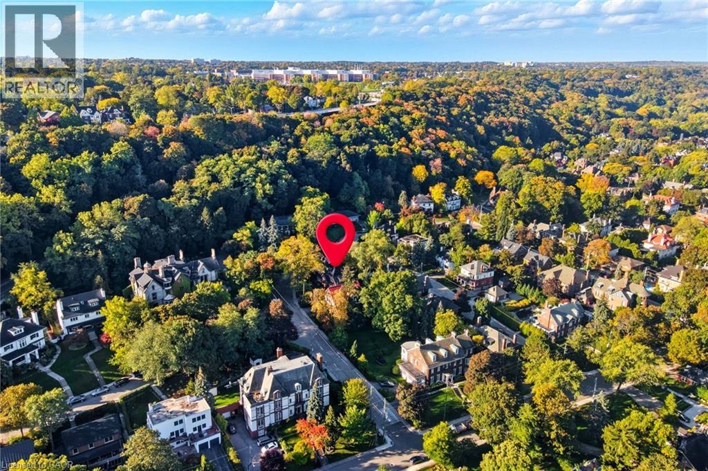 18 INGLEWOOD Drive, Hamilton, Ontario, L8P2T2 — Photo 3