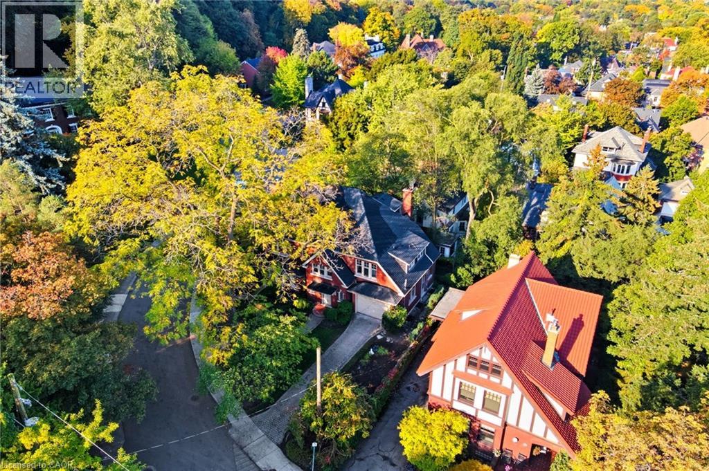 18 INGLEWOOD Drive, Hamilton, Ontario, L8P2T2 — Photo 4