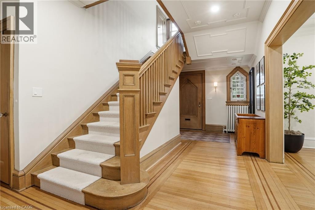 18 INGLEWOOD Drive, Hamilton, Ontario, L8P2T2 — Photo 6