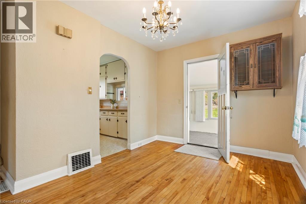 194 MOORE Avenue S, Waterloo, Ontario, N2J1X8 — Photo 12