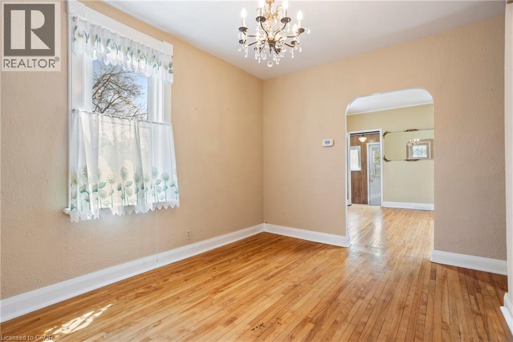 194 MOORE Avenue S, Waterloo, Ontario, N2J1X8 — Photo 13