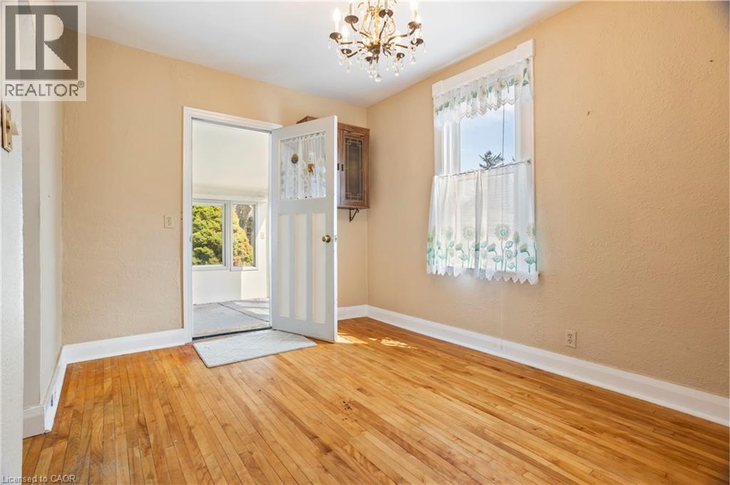 194 MOORE Avenue S, Waterloo, Ontario, N2J1X8 — Photo 14