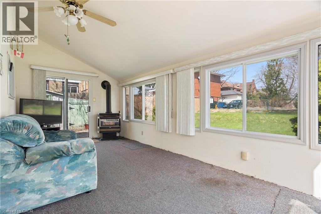 194 MOORE Avenue S, Waterloo, Ontario, N2J1X8 — Photo 15