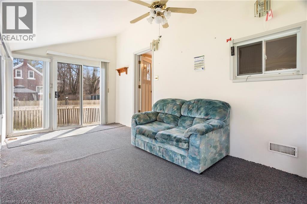 194 MOORE Avenue S, Waterloo, Ontario, N2J1X8 — Photo 17