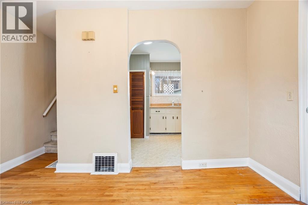 194 MOORE Avenue S, Waterloo, Ontario, N2J1X8 — Photo 18