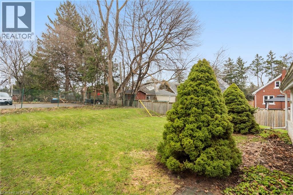 194 MOORE Avenue S, Waterloo, Ontario, N2J1X8 — Photo 35