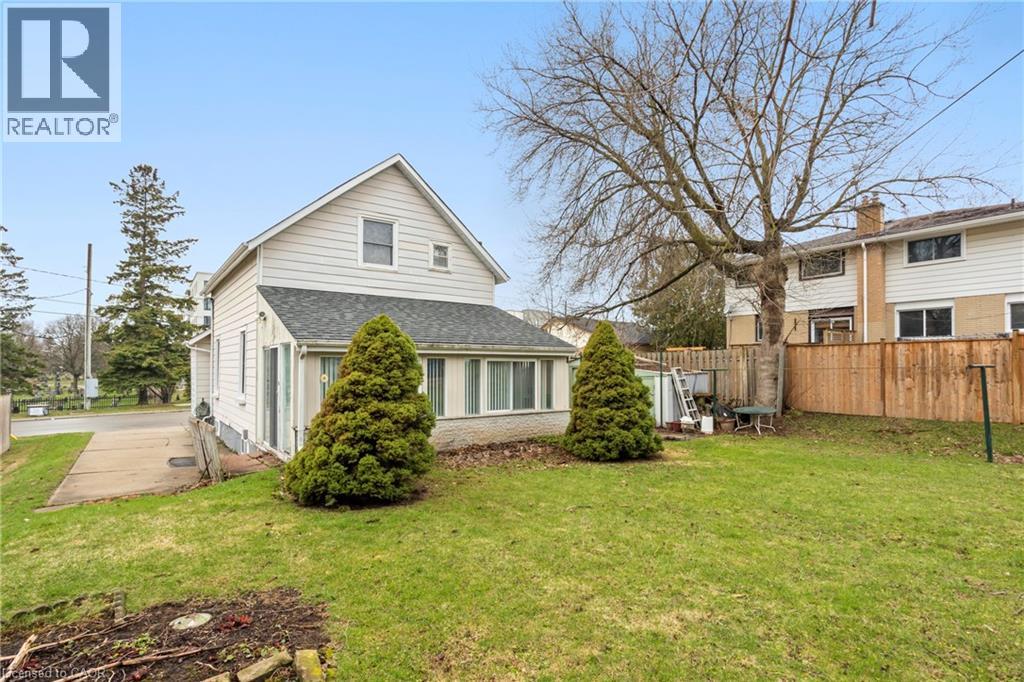 194 MOORE Avenue S, Waterloo, Ontario, N2J1X8 — Photo 36