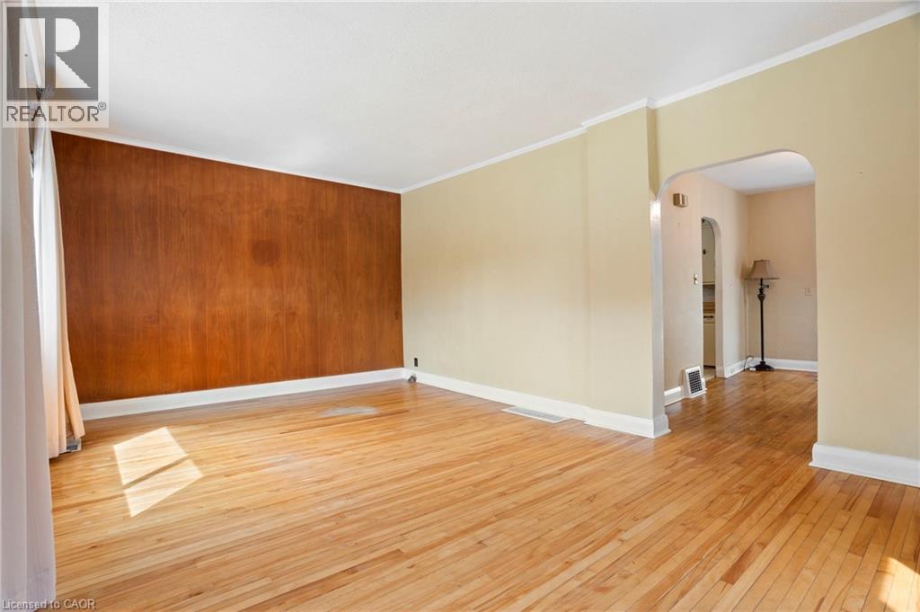 194 MOORE Avenue S, Waterloo, Ontario, N2J1X8 — Photo 7