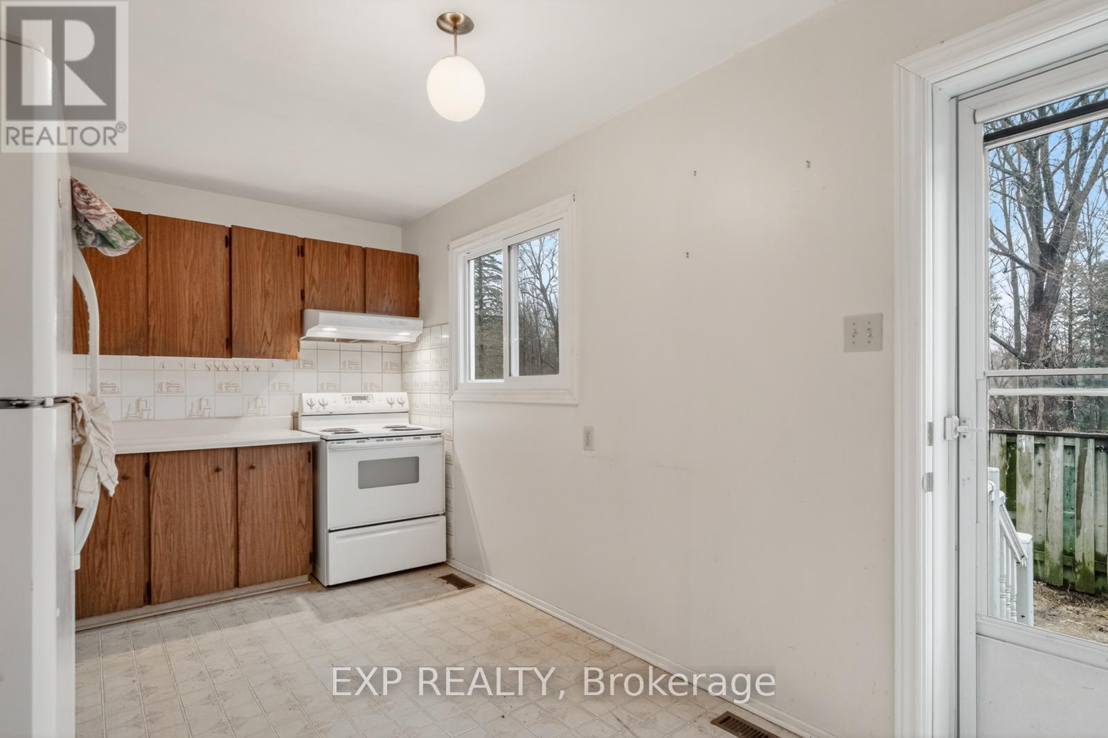 235 TEAL CRESCENT, Ottawa, Ontario, K1E2C3 — Photo 10