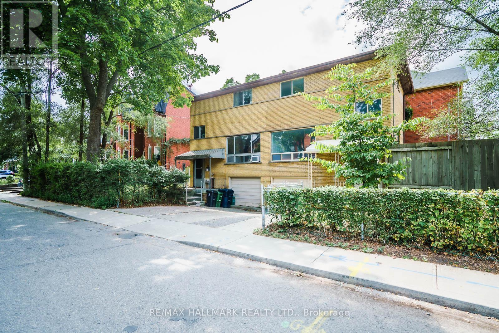 38 OSBORNE AVENUE, Toronto (East End-Danforth), Ontario, M4E3A9 — Photo 3