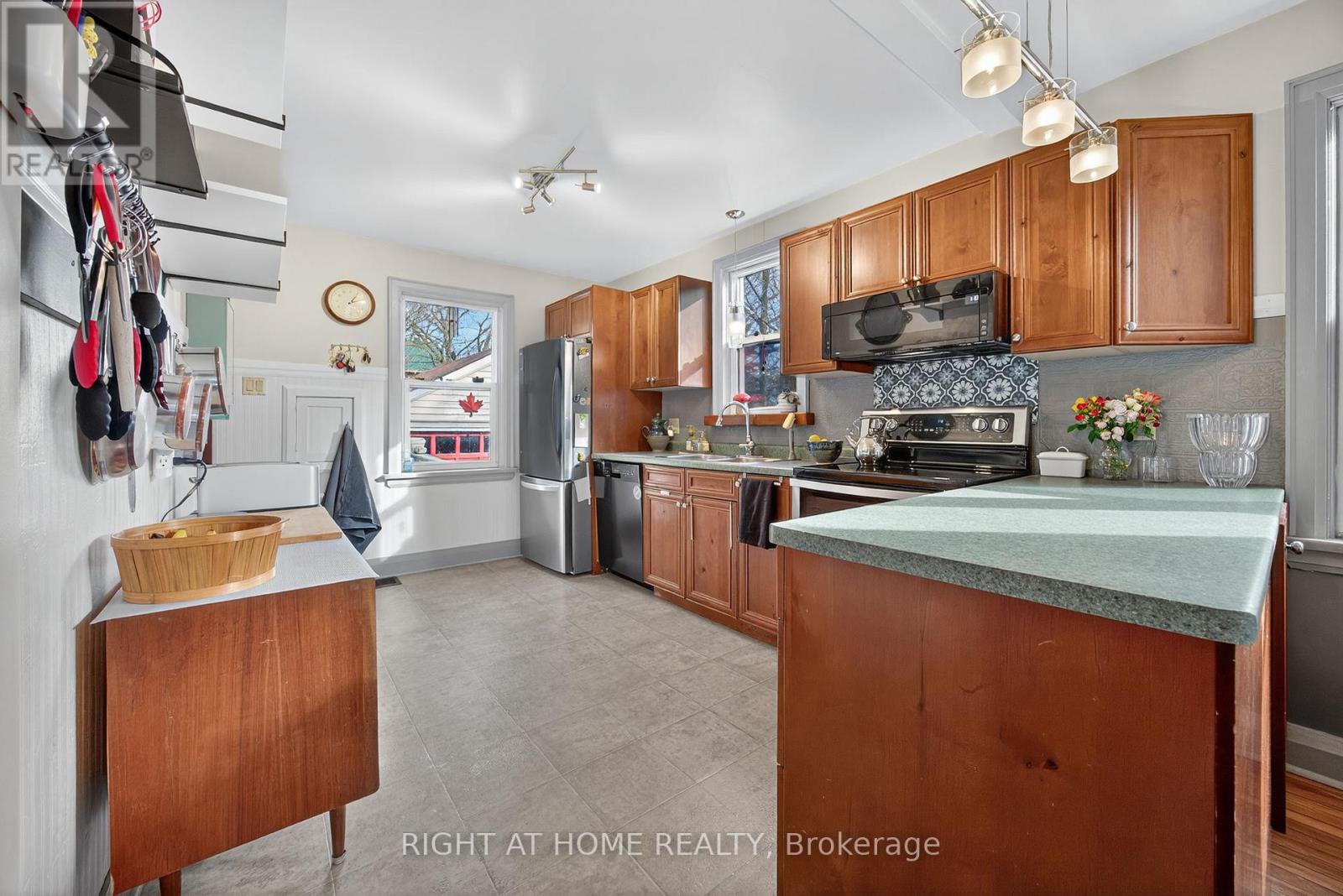 25 THOMSON STREET, Barrie (Queen's Park), Ontario, L4N1X4 — Photo 7