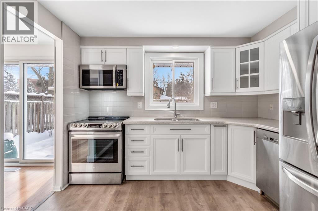 111 MANOR Drive, Kitchener, Ontario, N2A2T9 — Photo 15