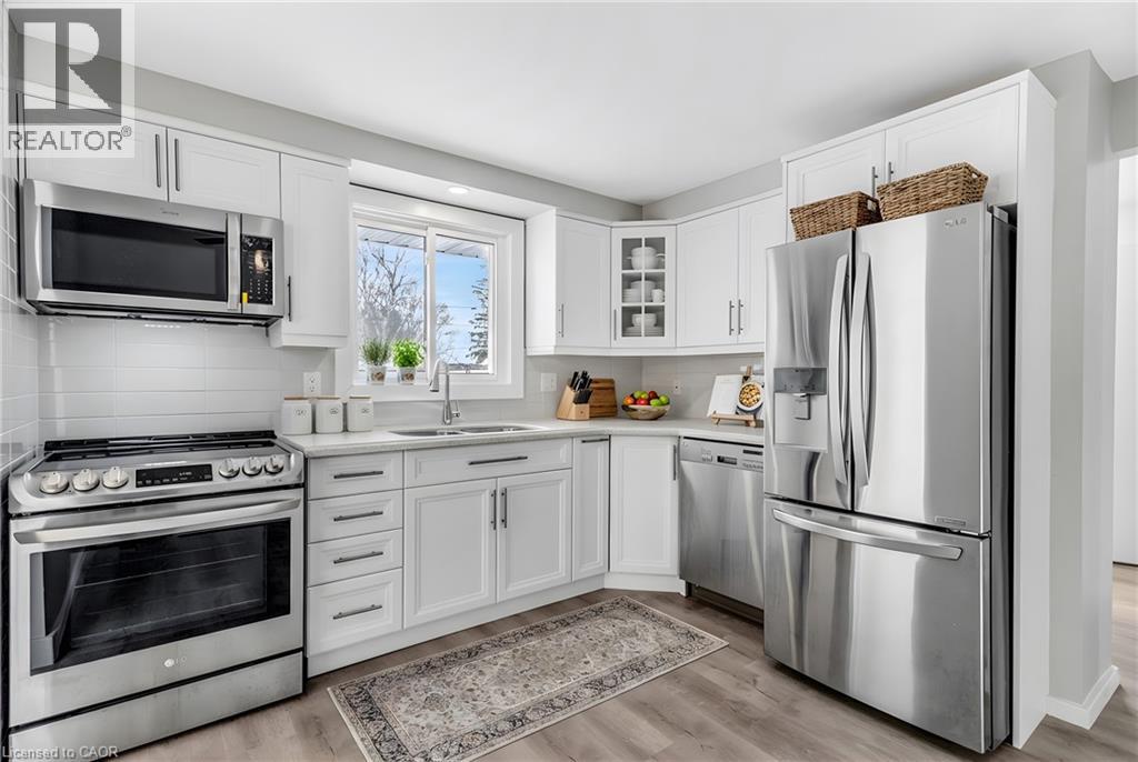 111 MANOR Drive, Kitchener, Ontario, N2A2T9 — Photo 16