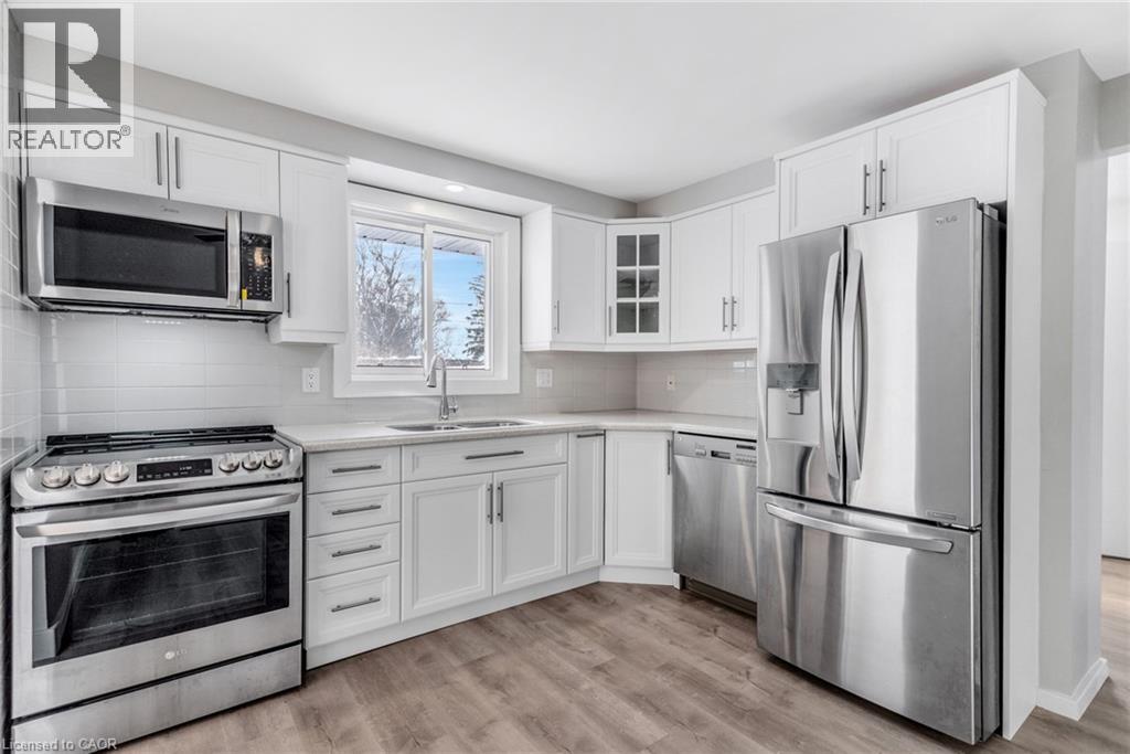 111 MANOR Drive, Kitchener, Ontario, N2A2T9 — Photo 17