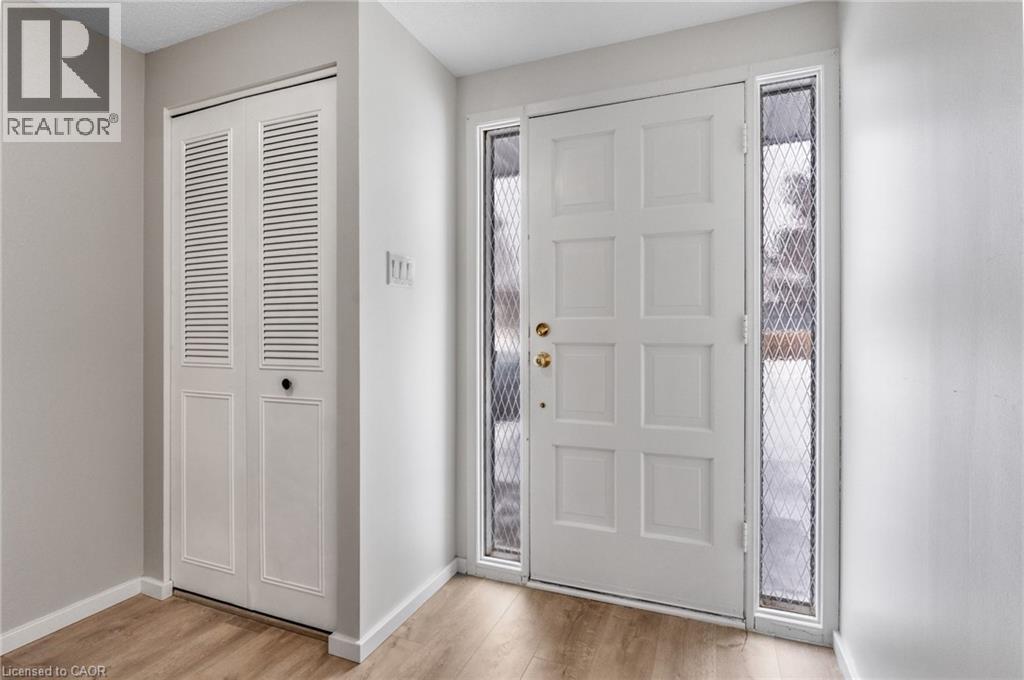 111 MANOR Drive, Kitchener, Ontario, N2A2T9 — Photo 2