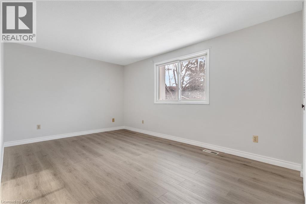 111 MANOR Drive, Kitchener, Ontario, N2A2T9 — Photo 33