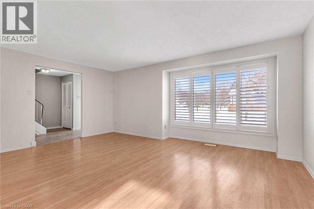 111 MANOR Drive, Kitchener, Ontario, N2A2T9 — Photo 9