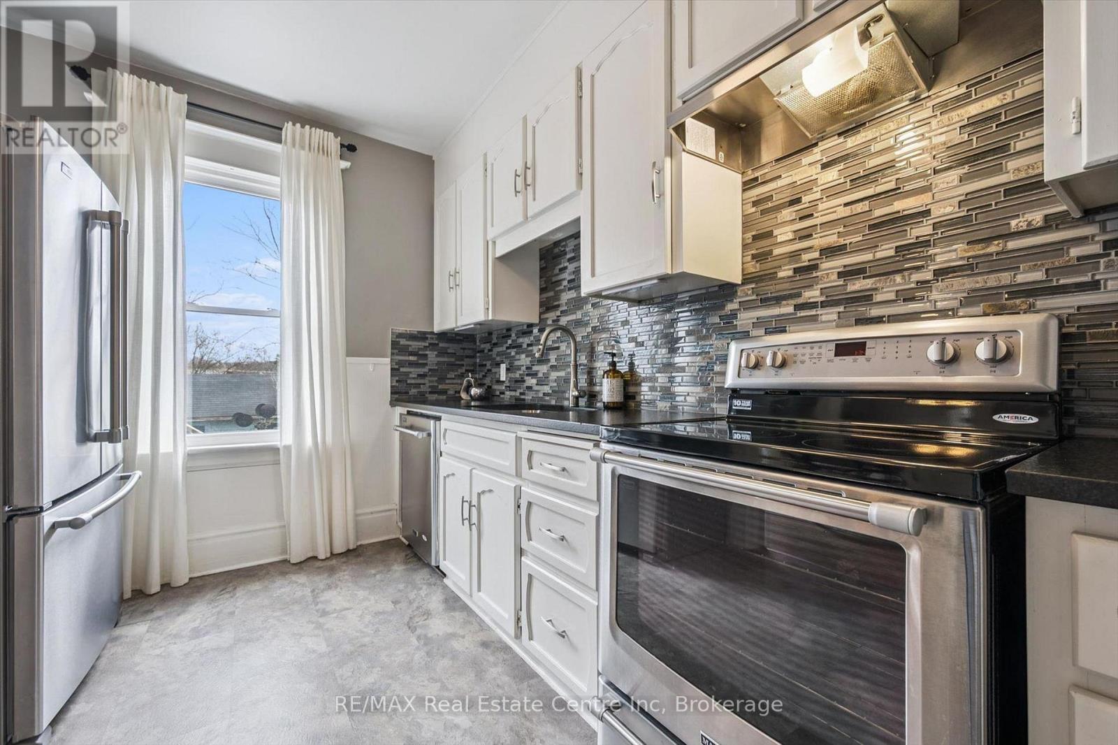 166 WATERLOO AVENUE, Guelph (Downtown), Ontario, N1H3J1 — Photo 7