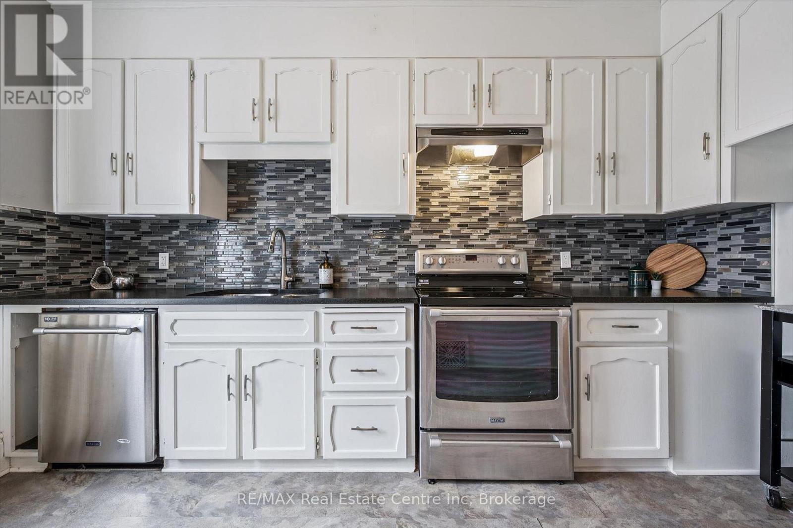 166 WATERLOO AVENUE, Guelph (Downtown), Ontario, N1H3J1 — Photo 8