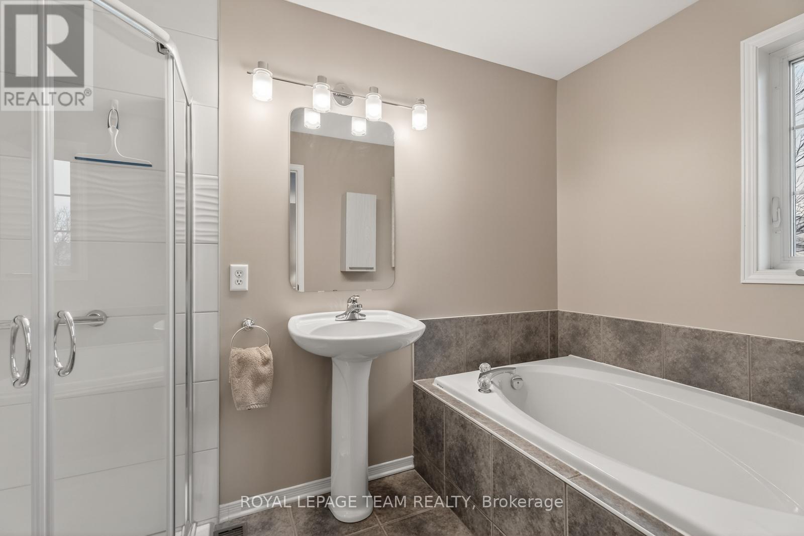 9 BOREALIS CRESCENT, Ottawa, Ontario, K1K4T4 — Photo 17