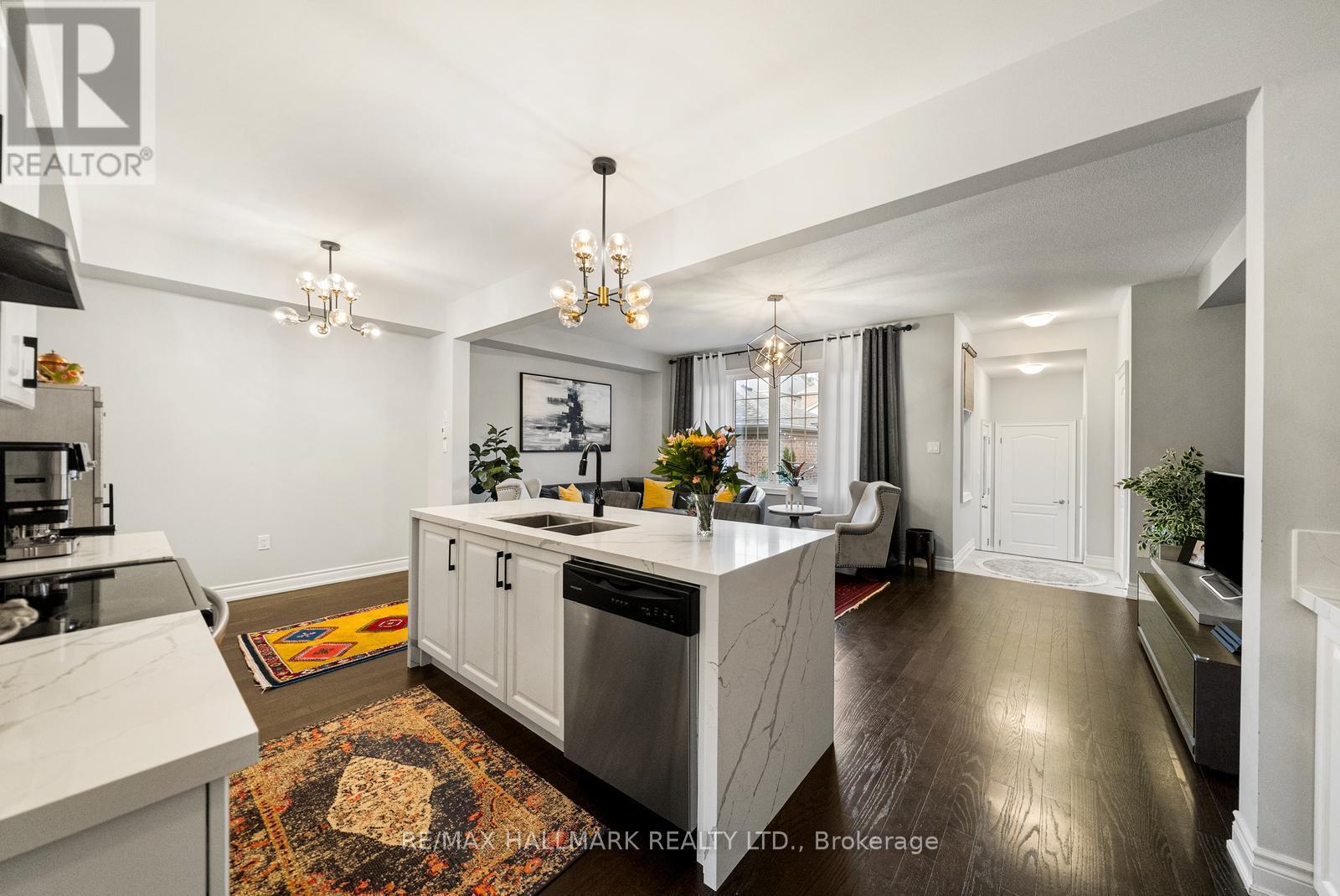 7 CARRATUCK STREET, East Gwillimbury (Sharon), Ontario, L9N0S5 — Photo 10