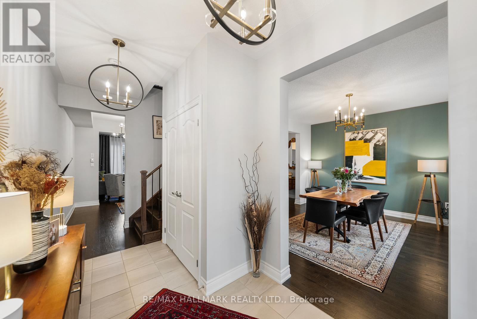 7 CARRATUCK STREET, East Gwillimbury (Sharon), Ontario, L9N0S5 — Photo 4