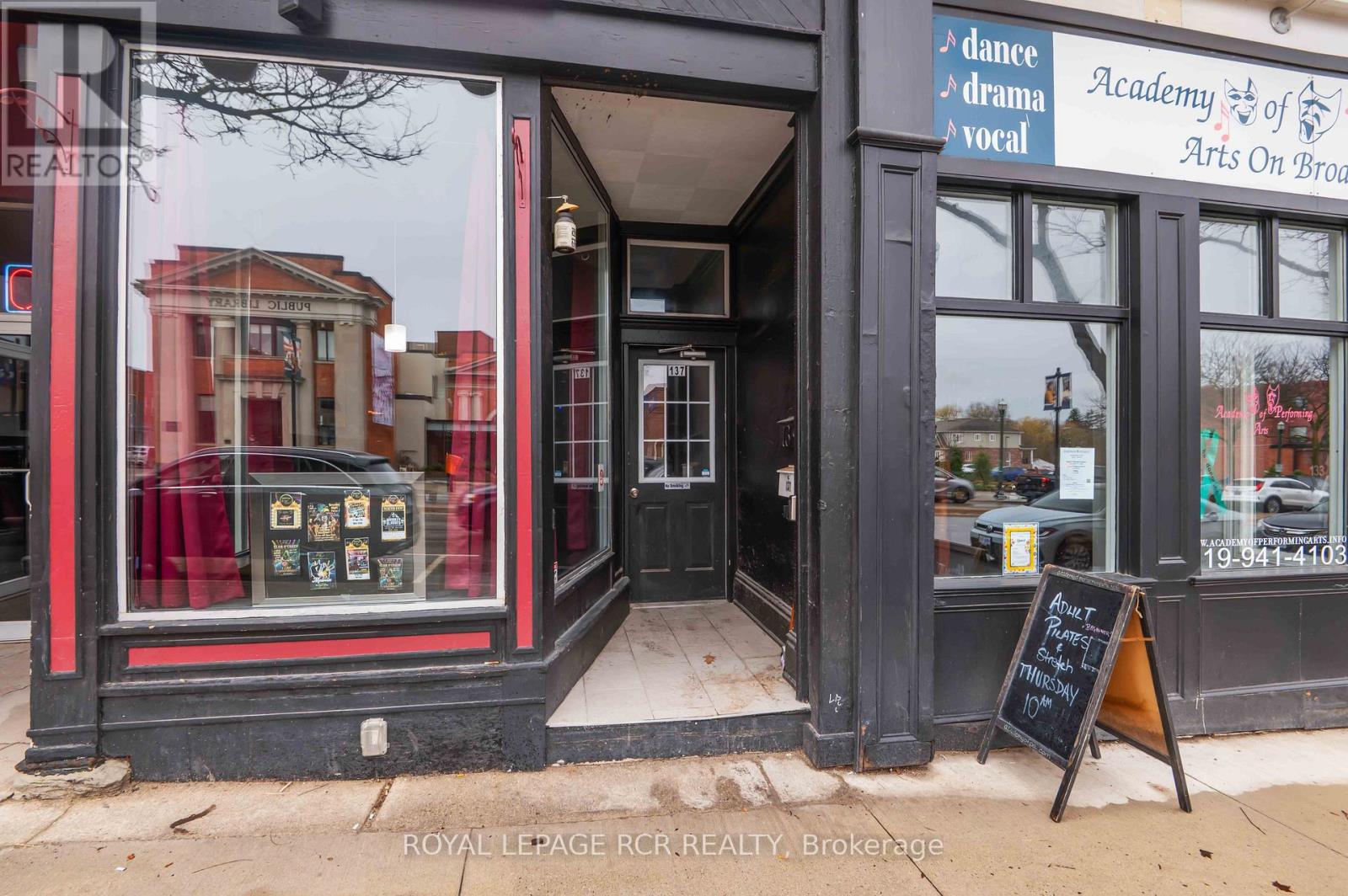 UPPER - 137 BROADWAY, Orangeville, Ontario, L9W1K2 — Photo 2