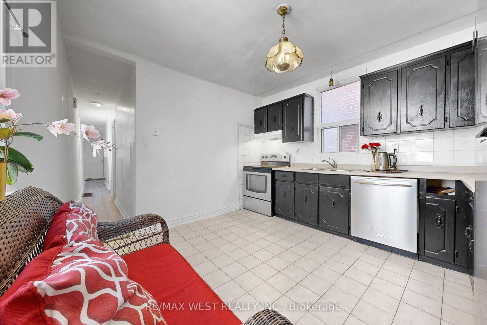 538 MCROBERTS AVENUE, Toronto (Caledonia-Fairbank), Ontario, M6E4R6 — Photo 12