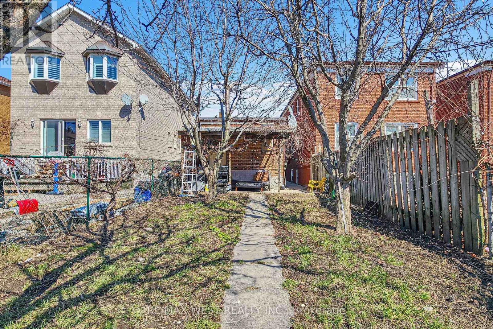 538 MCROBERTS AVENUE, Toronto (Caledonia-Fairbank), Ontario, M6E4R6 — Photo 31