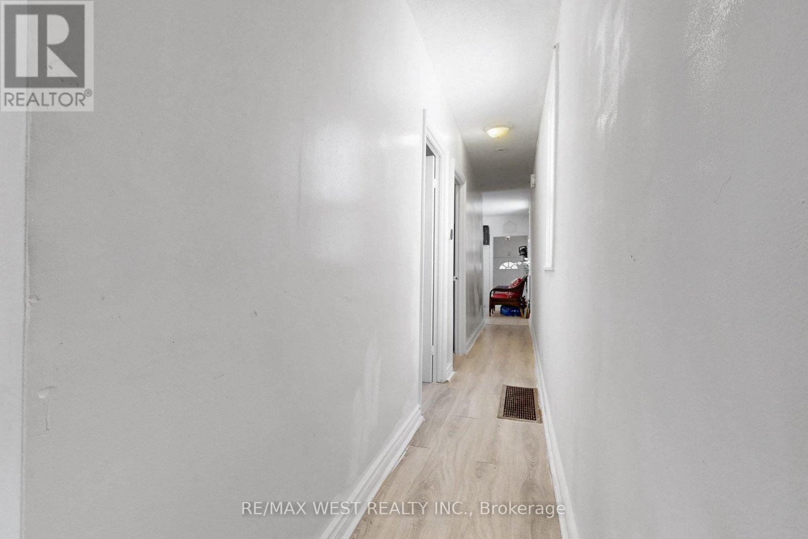 538 MCROBERTS AVENUE, Toronto (Caledonia-Fairbank), Ontario, M6E4R6 — Photo 5