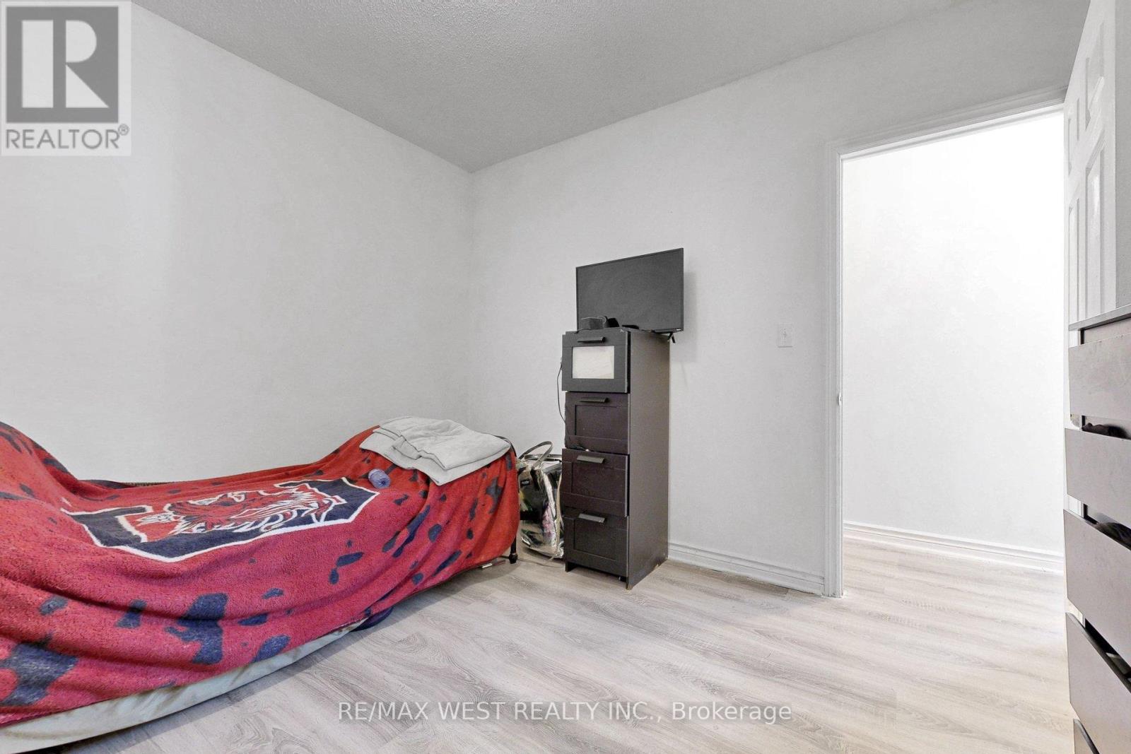 538 MCROBERTS AVENUE, Toronto (Caledonia-Fairbank), Ontario, M6E4R6 — Photo 9