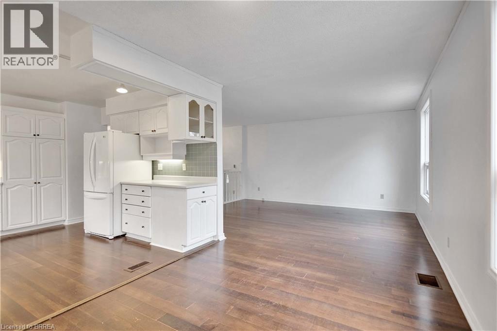 26 OCTOBER Place, Brantford, Ontario, N3R7B4 — Photo 7