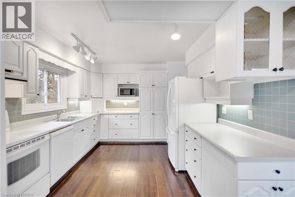 26 OCTOBER Place, Brantford, Ontario, N3R7B4 — Photo 8