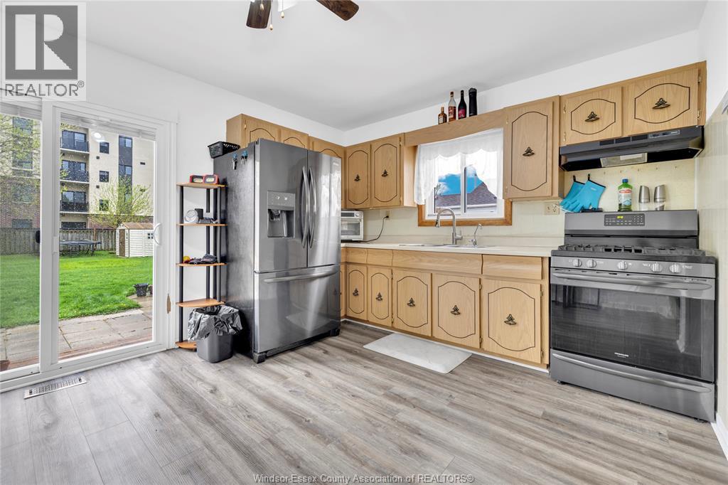 329 PARKSIDE DRIVE, McGregor, Ontario, N0R1J0 — Photo 5