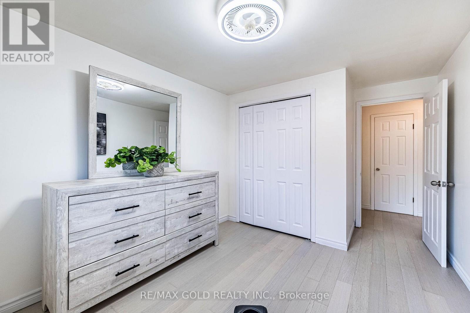 52 GARFIELD CRESCENT, Brampton (Brampton North), Ontario, L6V1V8 — Photo 6