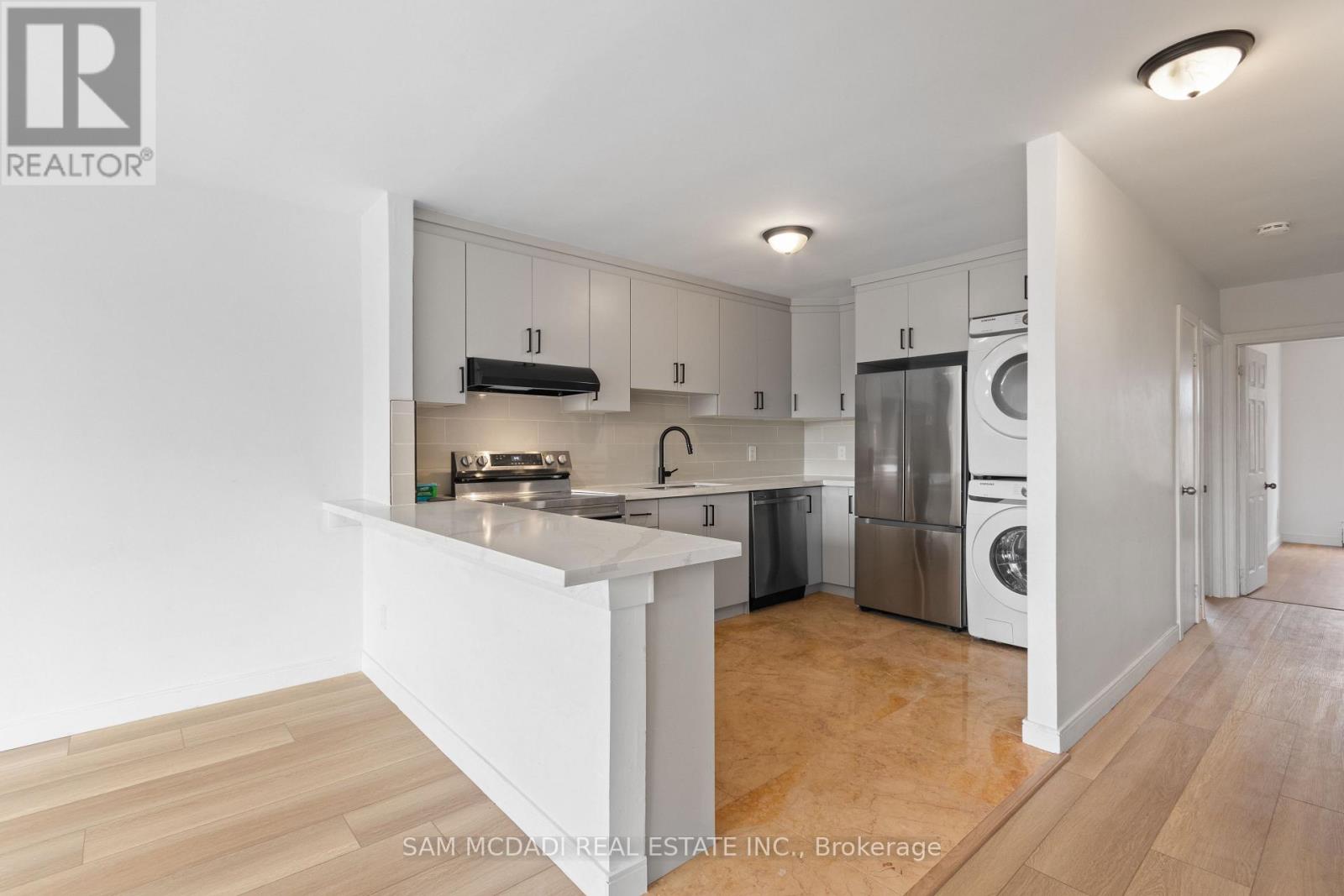 1018 BURNHAMTHORPE ROAD E, Mississauga (Applewood), Ontario, L4Y2X6 — Photo 10