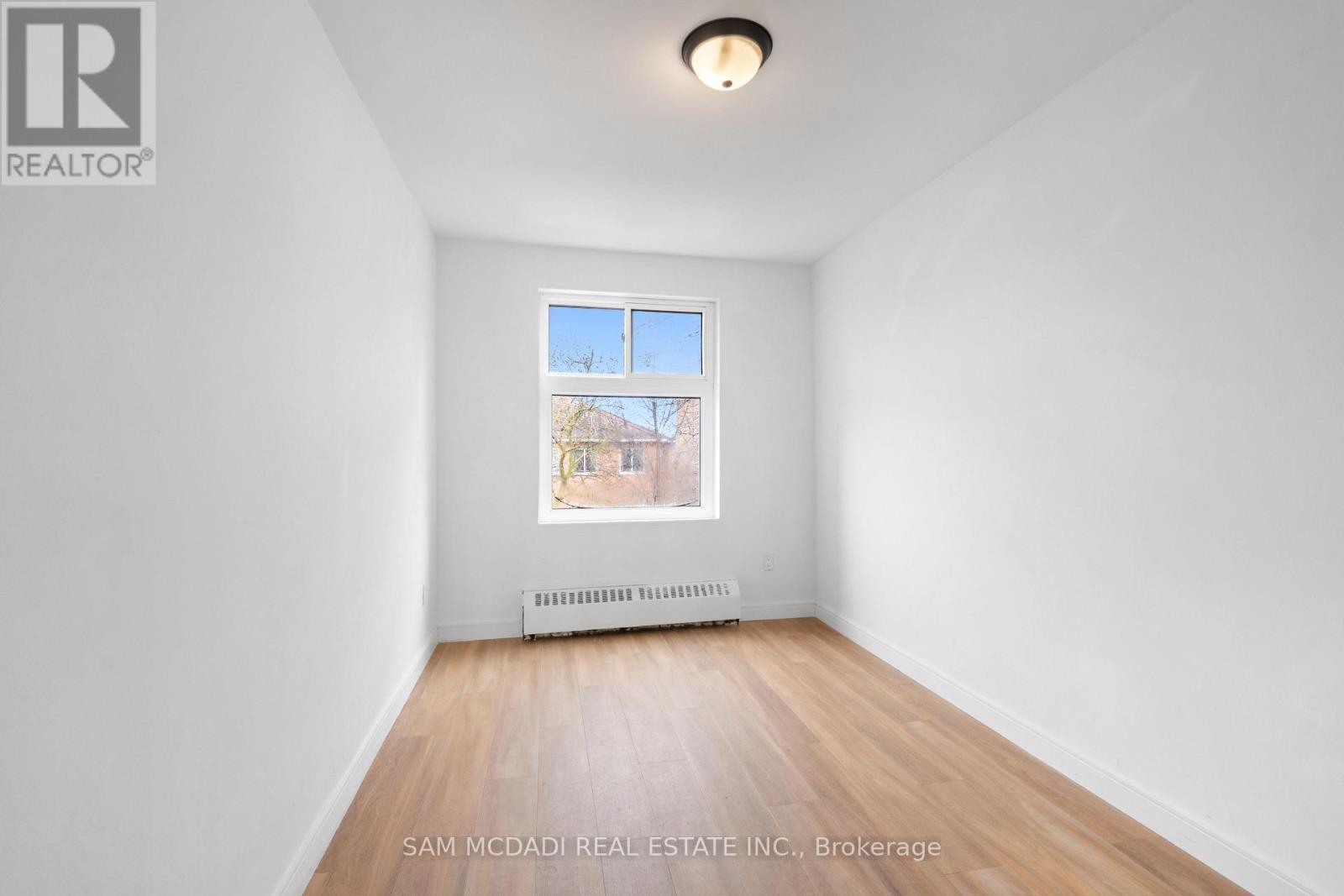 1018 BURNHAMTHORPE ROAD E, Mississauga (Applewood), Ontario, L4Y2X6 — Photo 12